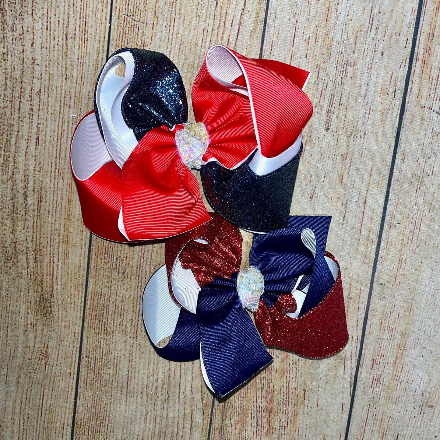 TWISTED SPIRIT BOW GROSGRAIN & GLITTER
